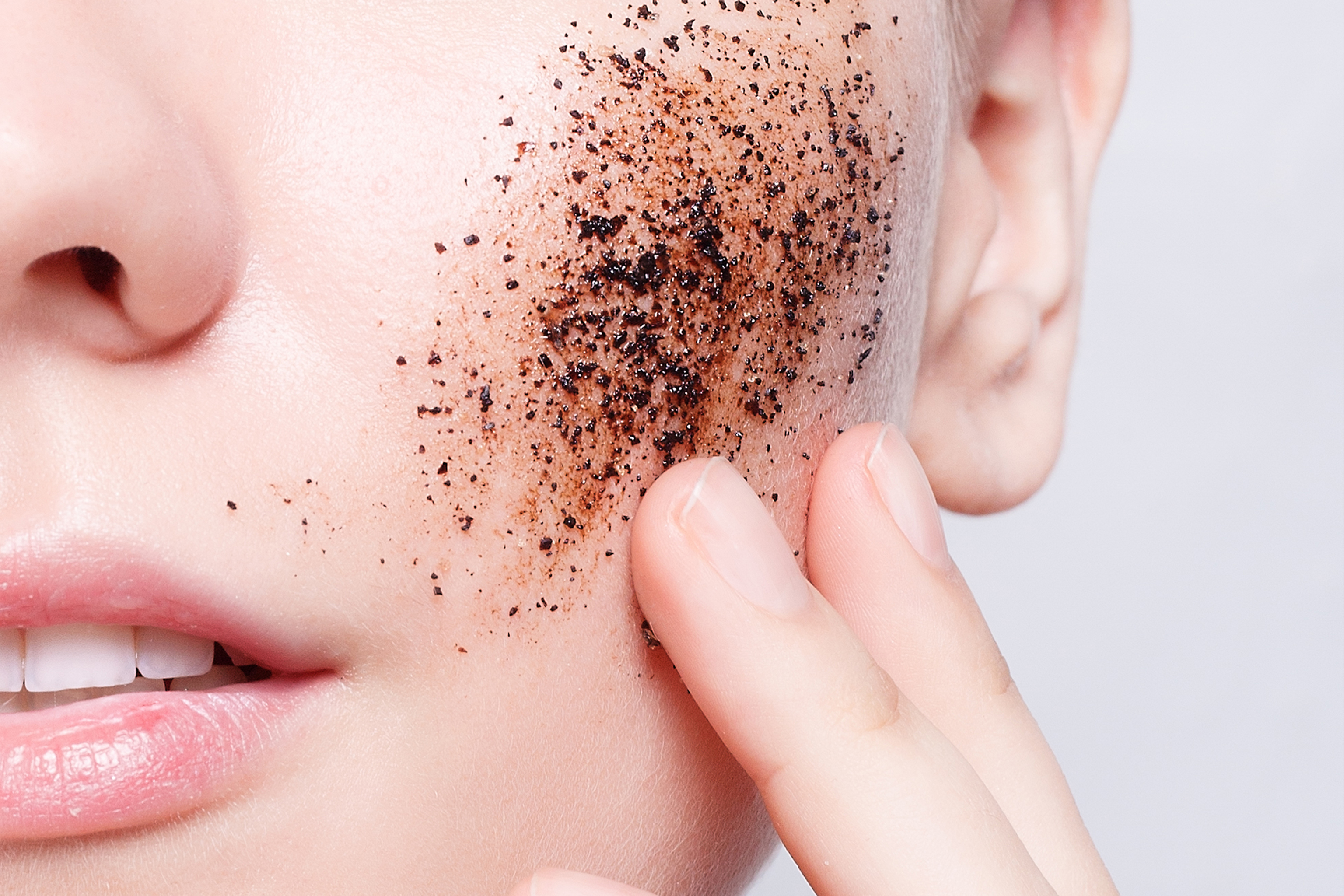 LA IMPORTANCIA  DE LA  EXFOLIACION   FACIAL